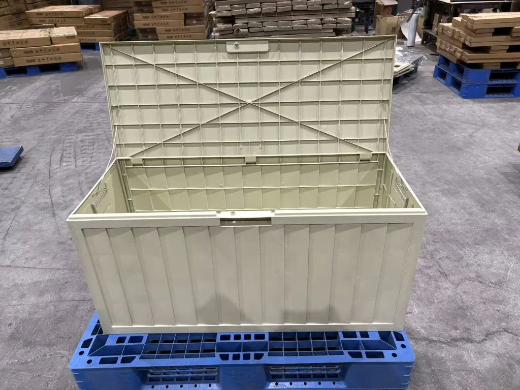 Outdoor Plastic Storage Box With Wheels And Lockable Latches