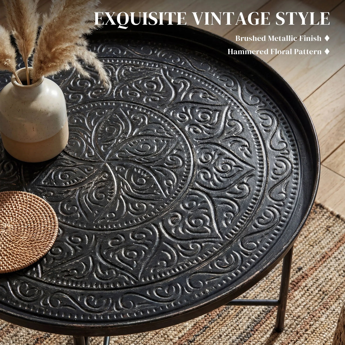 HOMCOM Vintage Round Metal Coffee Table With Hammered Tray Top
