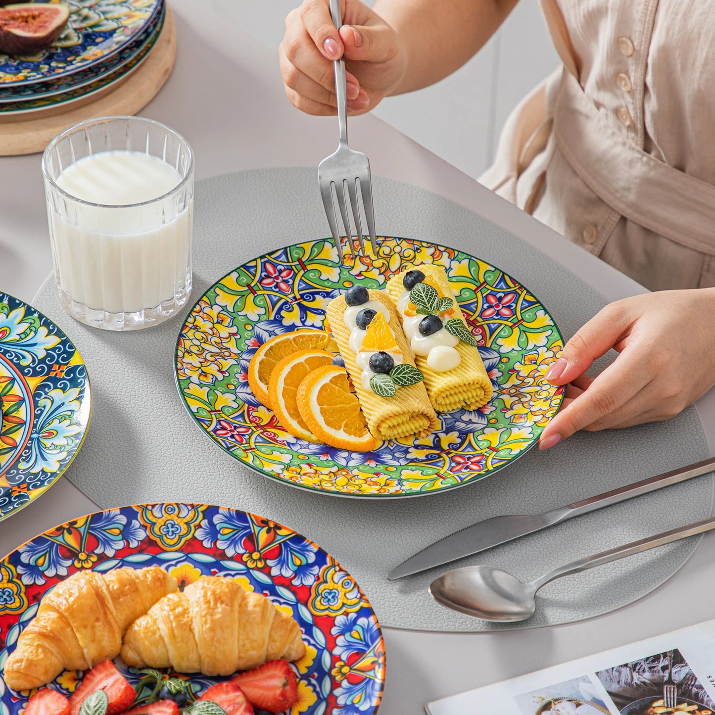 MALACASA Porcelain Dinner Plates Set Floral Round Ceramic