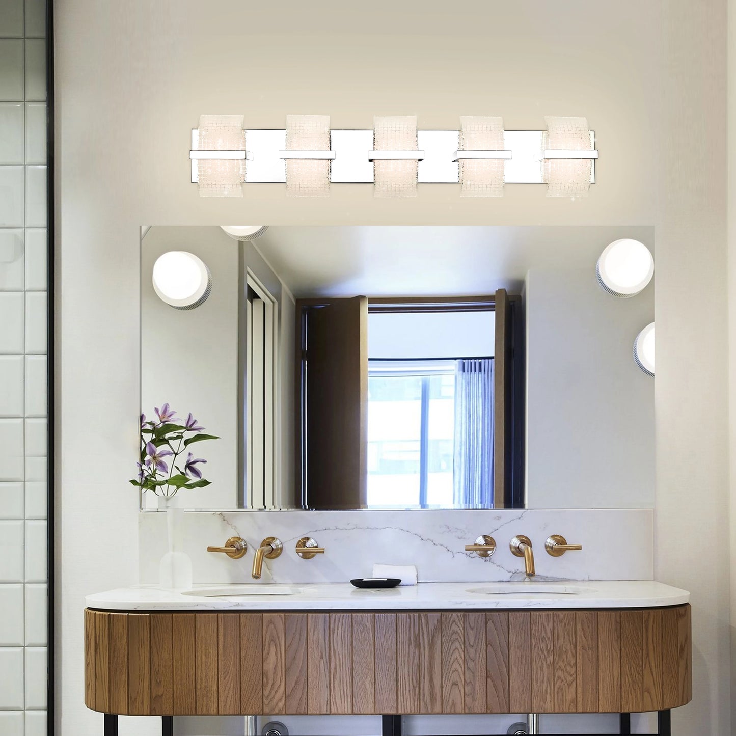 Modern Bathroom LED Wall Light Fixtures Over Mirror