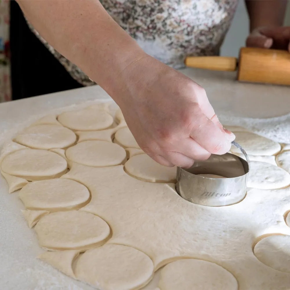 5-Piece Round Cookie Cutter Set Stainless Steel Ergonomic Handles